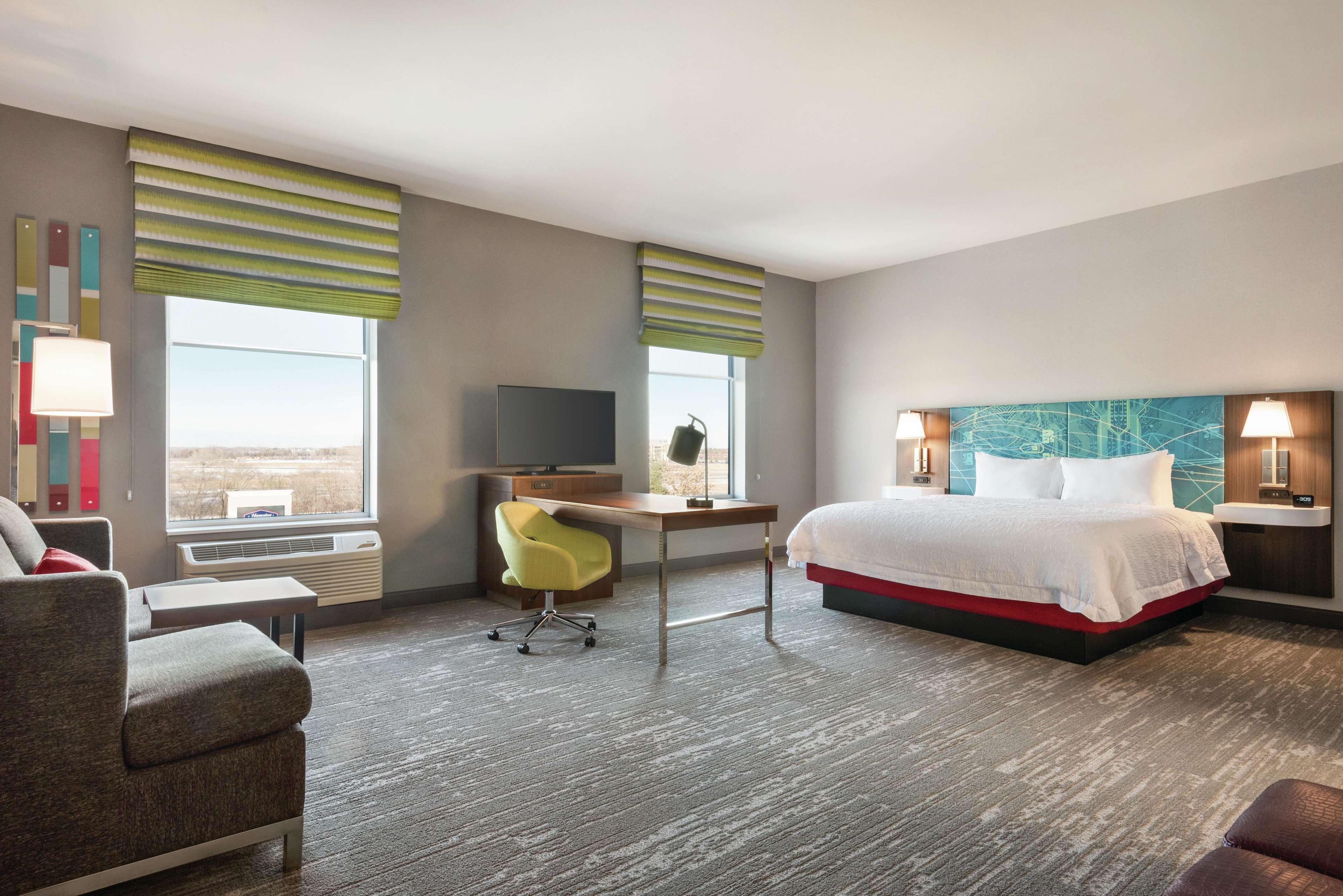Hampton Inn Brooklyn Park Buitenkant foto