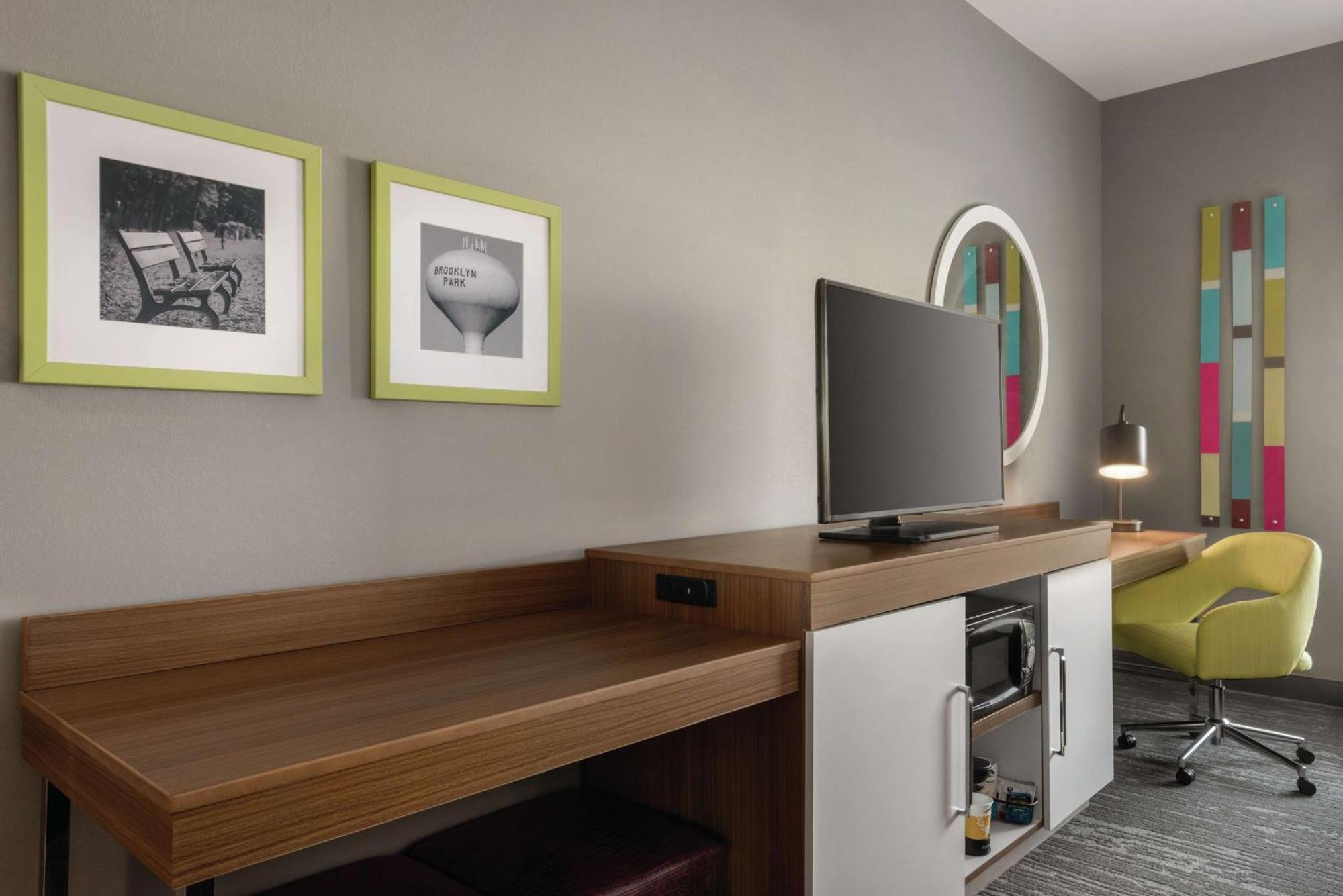 Hampton Inn Brooklyn Park Buitenkant foto