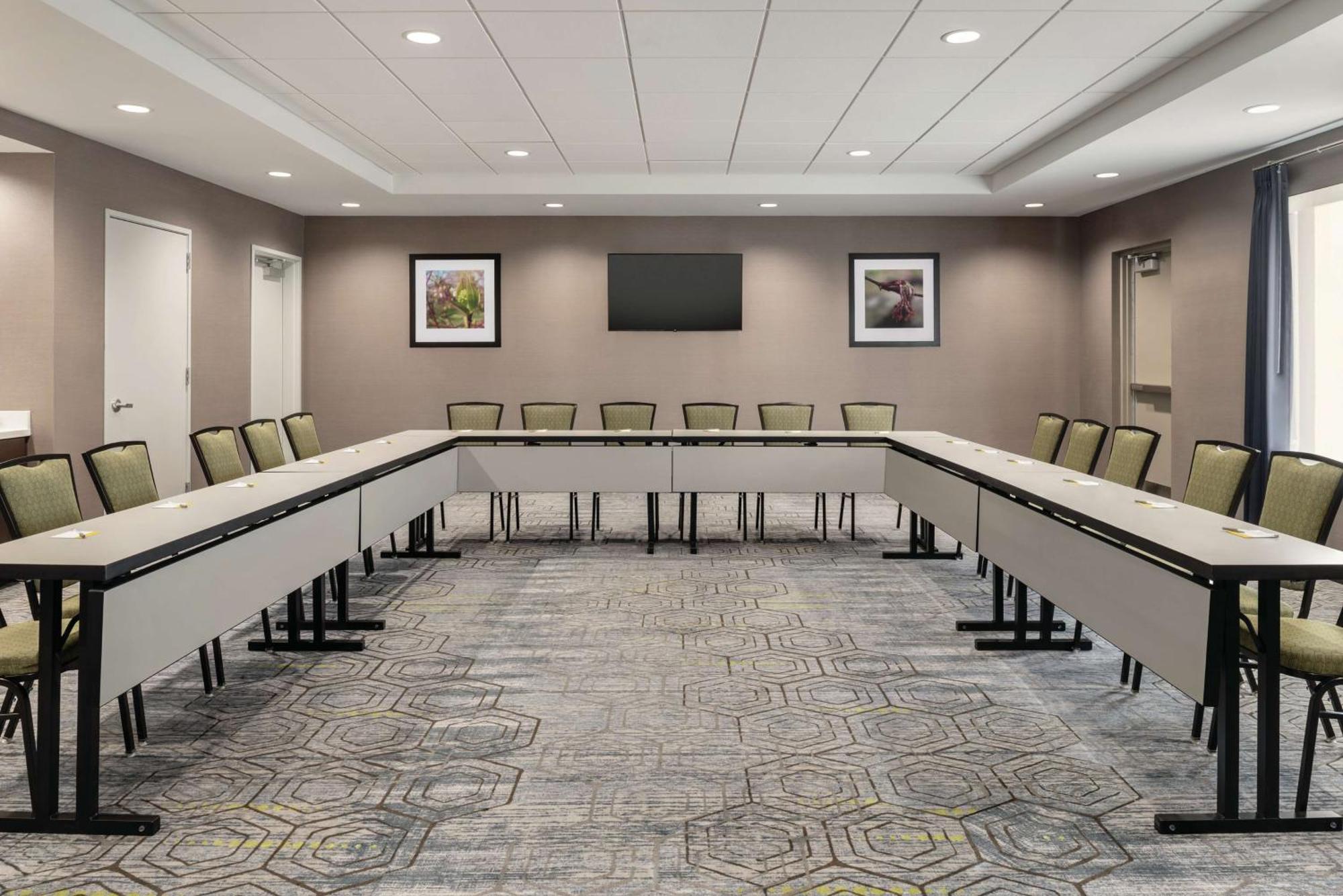 Hampton Inn Brooklyn Park Buitenkant foto