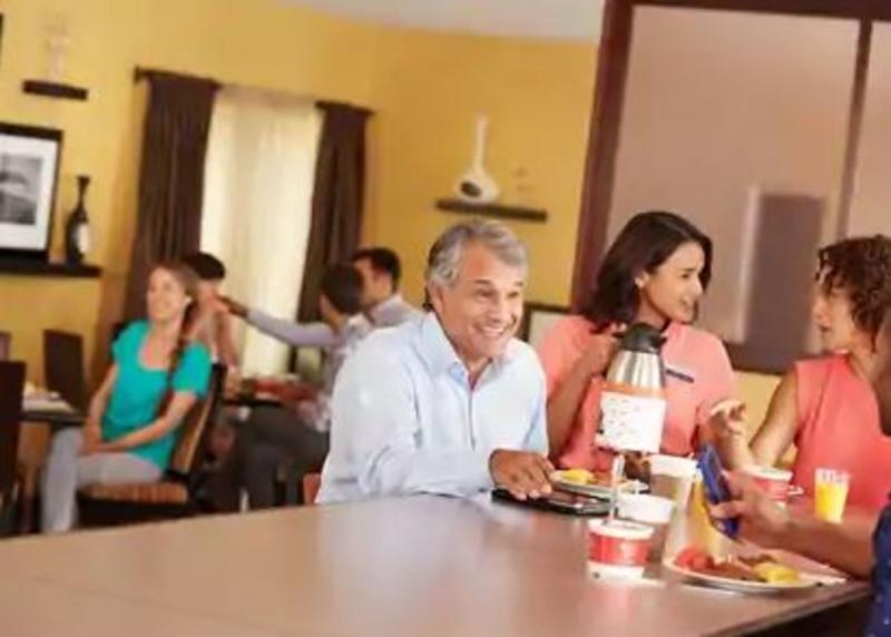 Hampton Inn Brooklyn Park Buitenkant foto
